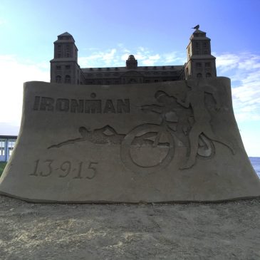 IRONMAN Sandskulptur